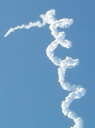 Corkscrew smoke trail (19K JPEG)